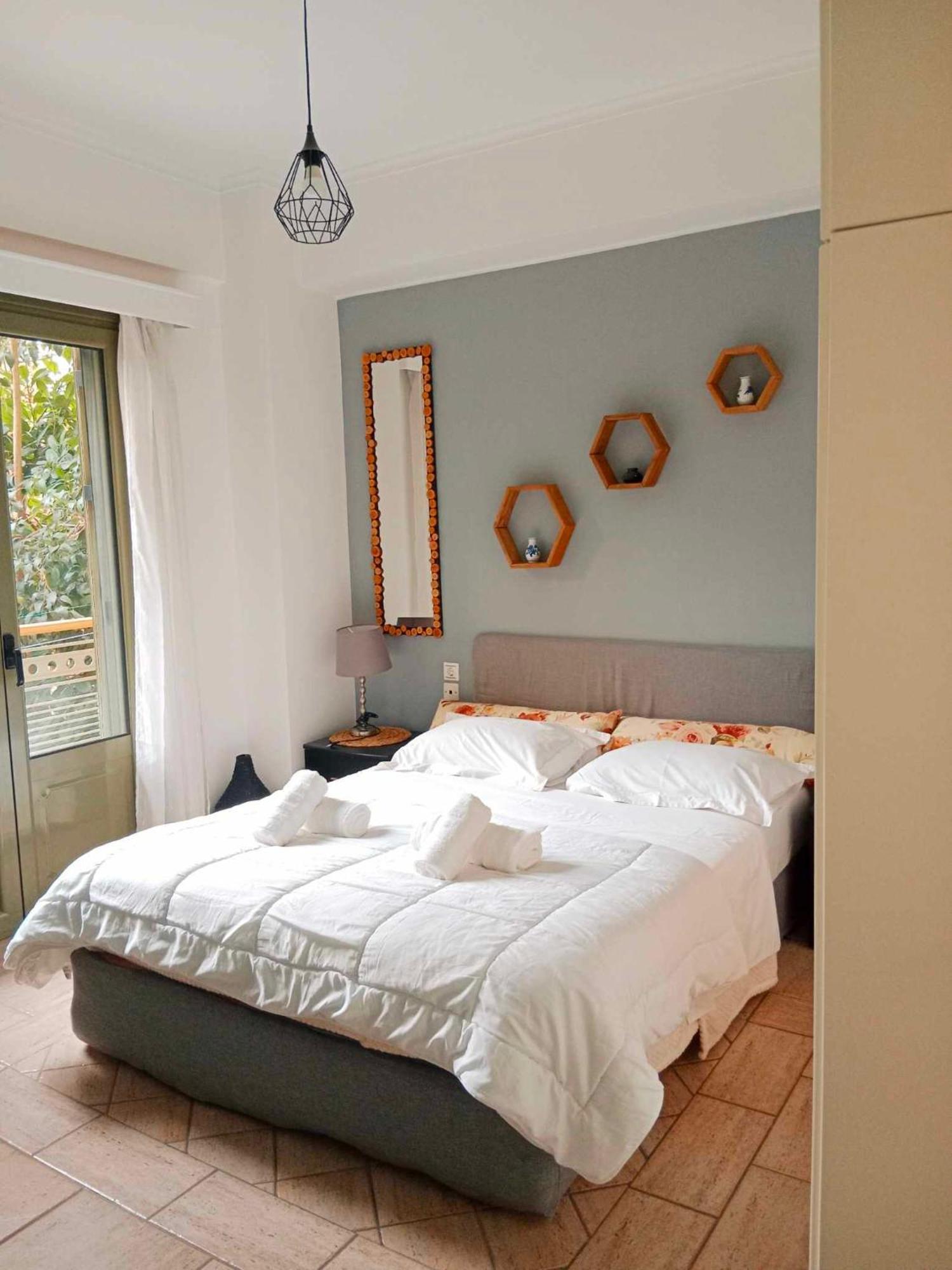 Lazarus 2Bd Apartment In The Center Патра Екстериор снимка
