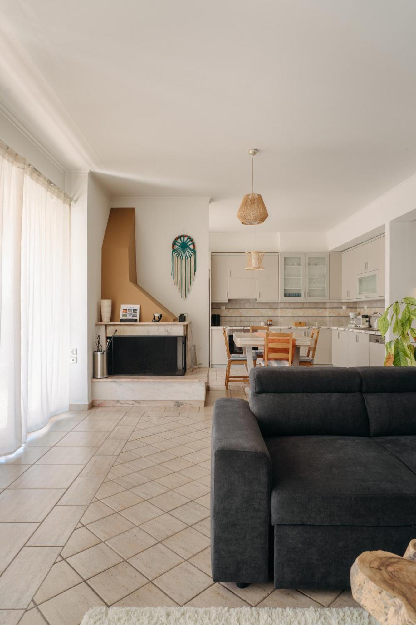 Lazarus 2Bd Apartment In The Center Патра Екстериор снимка