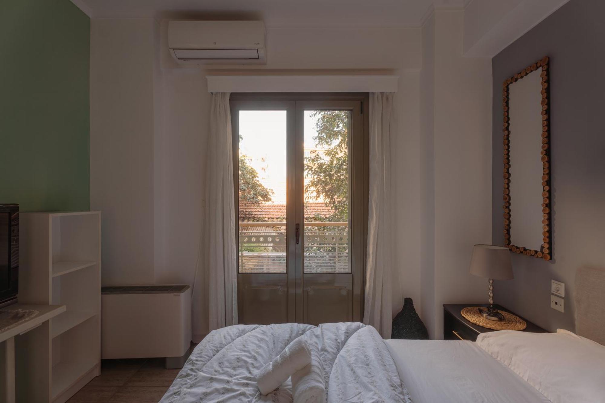 Lazarus 2Bd Apartment In The Center Патра Екстериор снимка