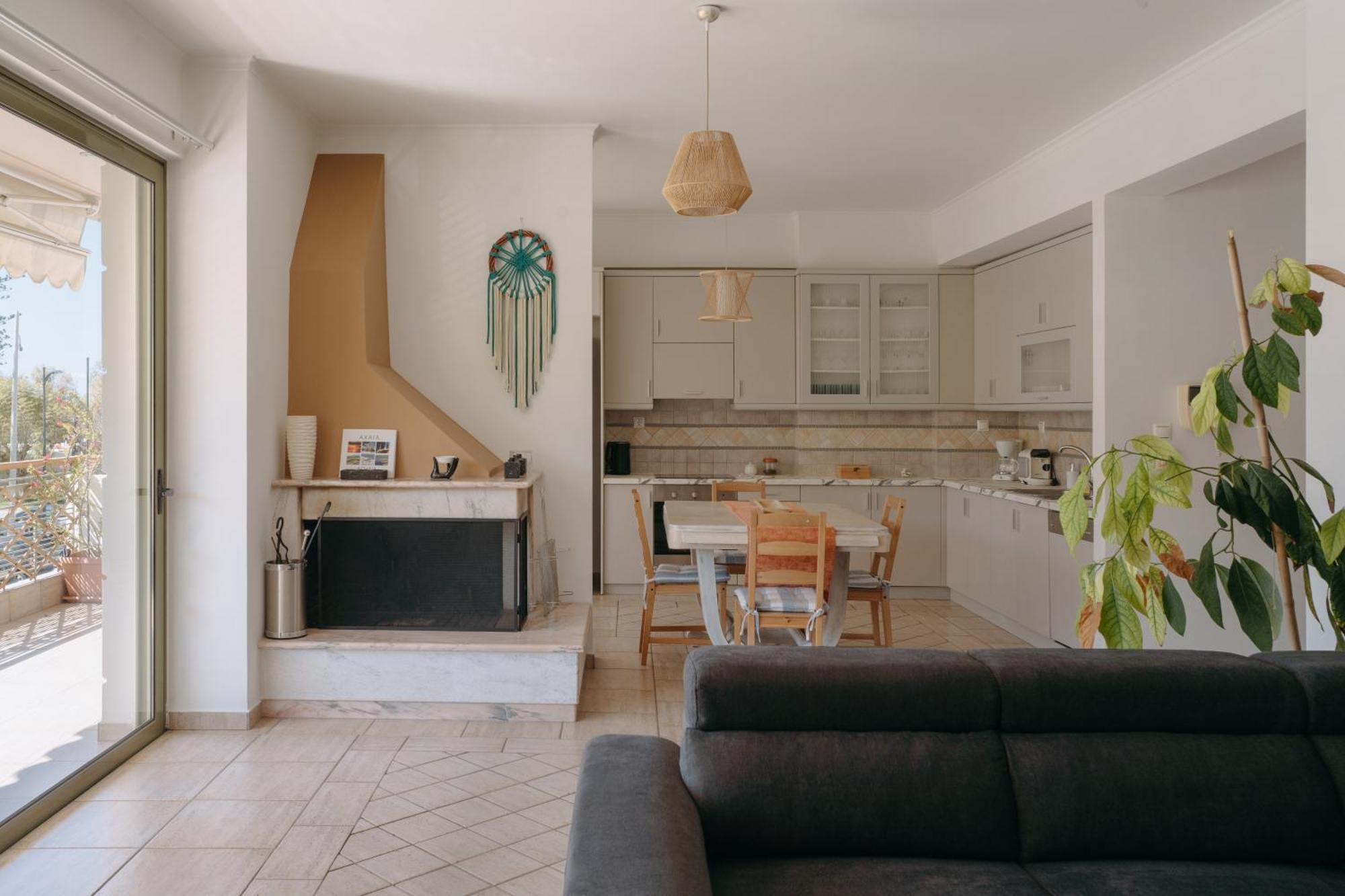 Lazarus 2Bd Apartment In The Center Патра Екстериор снимка