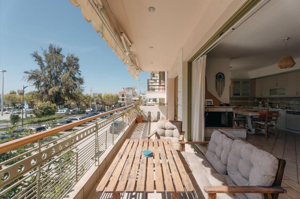 Lazarus 2Bd Apartment In The Center Патра Екстериор снимка